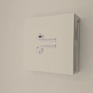 Empty Airpods box